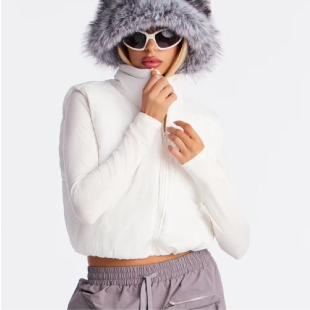 On Trend Cropped Puffer Vest NEW 🏷️